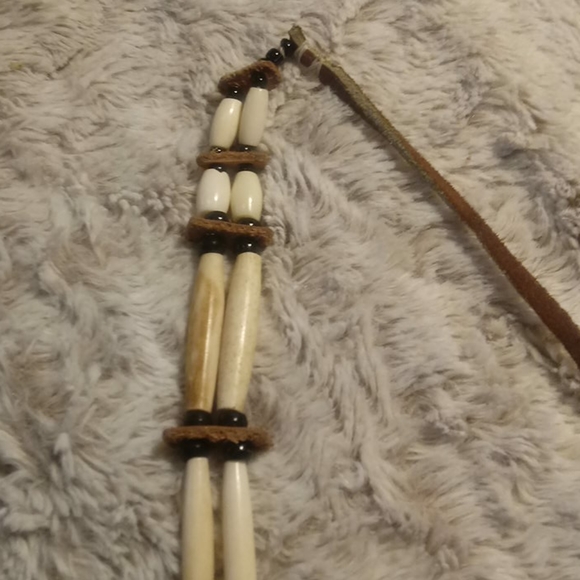 Bone / Black beaded Leather Strap Necklace - Picture 4 of 16